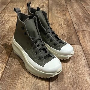 Converse Gender Inclusive Run Star Hike High Top Platform Sneaker Size M 6/W 7.5